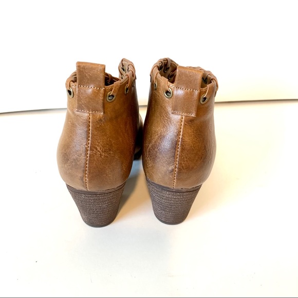 MATA Brown V-Cut Whipstitch Slip On Booties—SZ. 6 - Picture 5 of 14